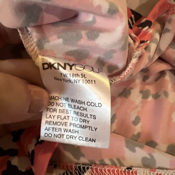 DKNY Golf Women’s Size Medium Pink Zebra Print SS Zip Polo Shirt Activewear Top - Picture 6 of 6